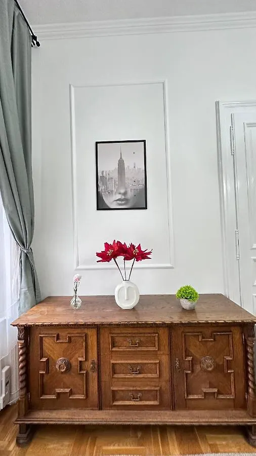 Jozsef 68 Apartment - Near Newyork Cafe Βουδαπέστη Δωμάτια σε οικογενειακή κατοικία