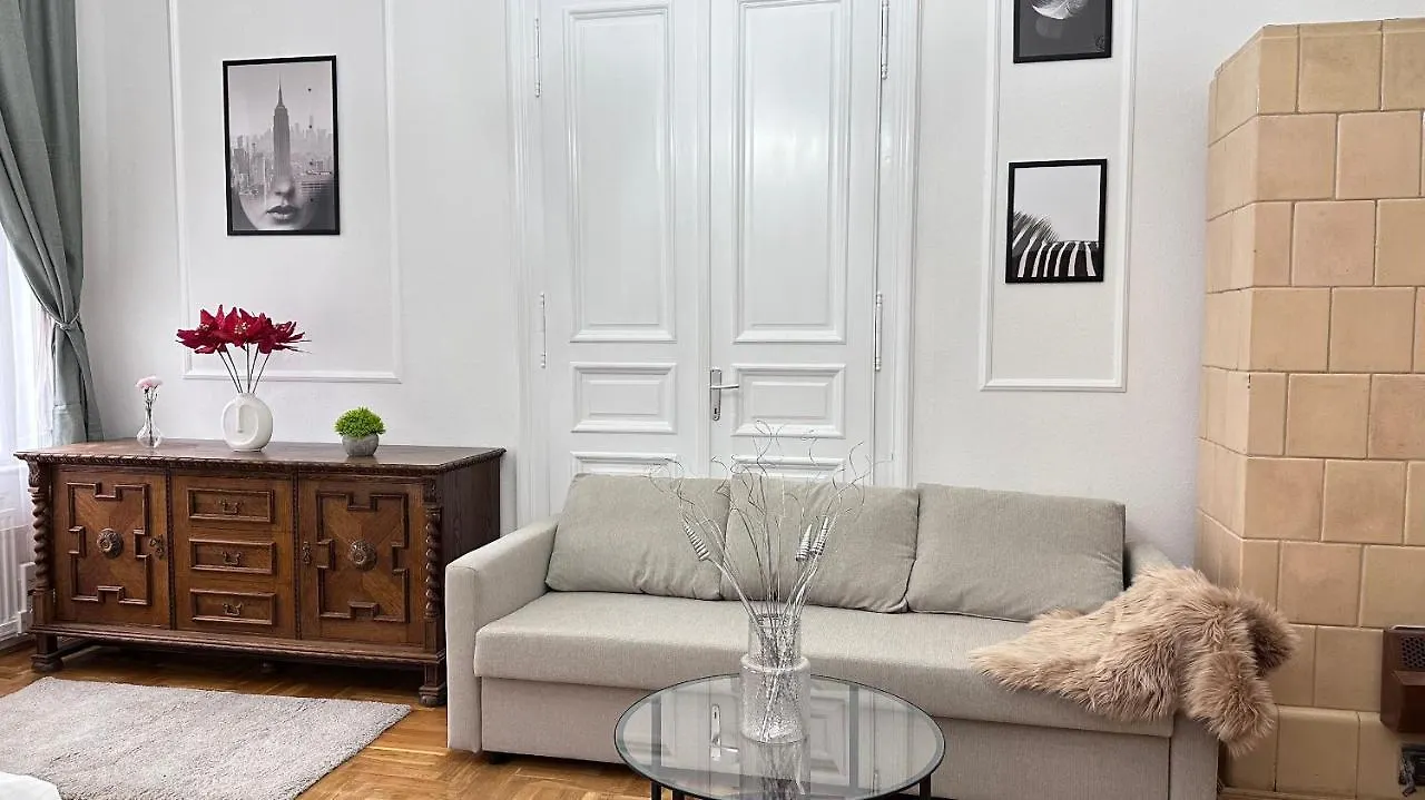 Jozsef 68 Apartment - Near Newyork Cafe Βουδαπέστη 0*,  Ουγγαρία