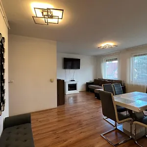 https://apt-kristaly-apartman.szeged-hotels.com
