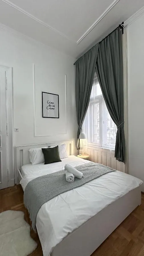 Jozsef 68 Apartment - Near Newyork Cafe Budapest